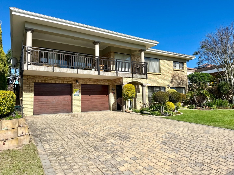 4 Bedroom Property for Sale in Fraaiuitsig Western Cape